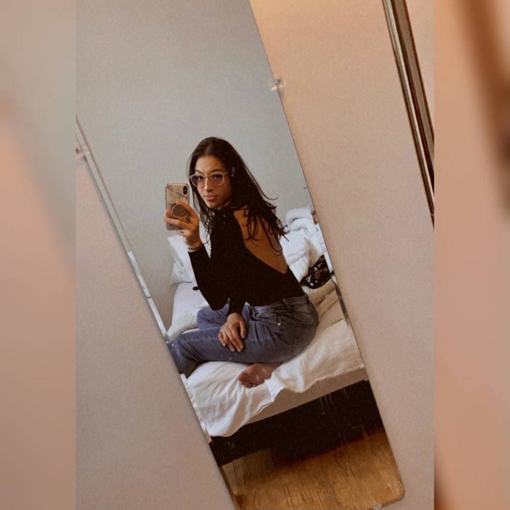 Meet your Posher, Mia